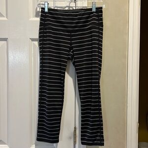 2/$10 Athleta Black with gray stripes legging capris. Size S.